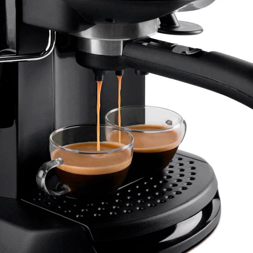 Máquina de Café DeLonghi Expresso Manual EC220.CD 1100W, 15 BAR, 127V, Preto - 0132151067 Máquina de Café DeLonghi Expresso Manual EC220.CD 1100W, 15 BAR, 127V, Preto - 0132151067